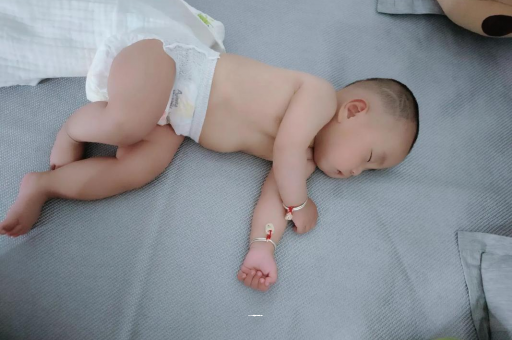 周口几个月宝宝会抬头